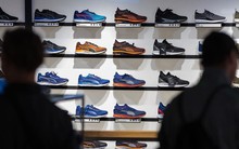 Các công ty chuyển hoạt động sản xuất sang Việt Nam nói gì sau động thái mới của chiến tranh thương mại?