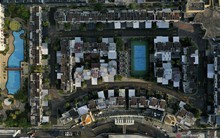 Bất ngờ với ngôi làng biệt thự được xây trên nóc tòa nhà cao tầng