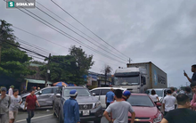 Xe container "lùa" 5 ô tô trên Quốc lộ 13, nhiều người bị thương