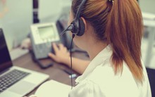 Những nỗi hờn tủi không ai thấu của người làm telesale: “Ăn chửi” thay cơm mỗi ngày, lương ba cọc ba đồng còn bị ép doanh số