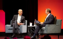 Ông Obama bóng gió khuyên người kế nhiệm Donald Trump: Đừng xem ti vi, tránh xa khỏi mạng xã hội