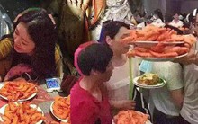 Những chuyện cười ra nước mắt khi đi ăn buffet: Đừng để giá miếng ăn cao lên, giá trị nhân cách hạ xuống