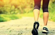 15 phút đi bộ theo cách này, giảm mạnh đau tim, đột quỵ