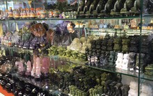 Đa dạng vật phẩm phong thủy ngày cận Tết