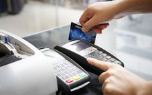 Vì sao người dân vẫn ngại quẹt thẻ khi mua sắm?