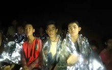 Hé lộ bí mật cuộc giải cứu đội bóng Thái: Cả đội bị còng tay sau lưng, tiêm ketamine vào chân để tránh hoảng loạn