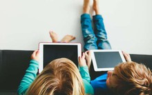 Bác sĩ Việt khẩn cầu: Hãy cứu những đứa trẻ nói giọng Youtube, cha mẹ ơi, xin hãy thức tỉnh!