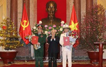 Tổng Bí thư, Chủ tịch nước Nguyễn Phú Trọng trao quyết định phong hàm 2 Đại tướng