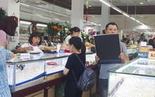Bất thường giá vàng nữ trang trước ngày Thần Tài