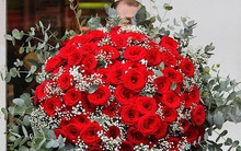 Nhiều đại gia đặt mua hoa tiền triệu tặng người yêu