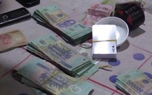 Phó Bí thư cùng Trạm trưởng y tế xã bị bắt khi đang sát phạt nhau trên chiếu bạc