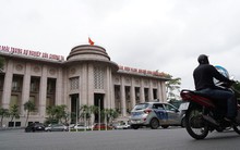 Góc nhìn: "Ngân hàng vác tù và" với tình huống giảm dự trữ bắt buộc