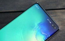 Trên tay Galaxy S10 và S10+: Bước ngoặt mới trong thiết kế smartphone