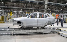 VinFast lại chơi lớn, đem xe tới Geneva Motor Show 2019 khi Lux chỉ còn 2 ngày nữa là hoàn thiện chiếc đầu tiên lắp ở Việt Nam