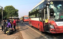 Hai xe khách tông nhau, 50 hành khách hoảng loạn la hét