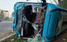 Xe khách và xe tải tông thẳng vào nhau, 40 hành khách kêu la thảm thiết