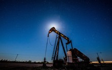 Mỹ sắp vượt Saudi Arabia để trở thành nước xuất khẩu dầu lớn nhất thế giới