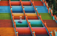 Không thể bỏ lỡ nấc thang cầu vồng 12 năm mới xuất hiện một lần tại hang động nổi tiếng nhất Malaysia