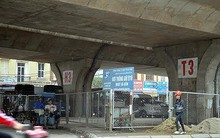 Bộ Giao thông ‘bác’ đề xuất trông xe gầm cầu của Hà Nội