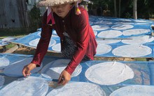 Mang bí quyết gia truyền từ miền Trung vào làng bánh tráng ở miền Tây