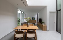 Nhà trong ngõ hẹp vẫn đẹp và tràn ngập ánh sáng