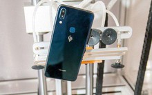 Vừa đặt chân đến Tây Ban Nha, smartphone Vsmart đã bị đem ra tra tấn "dã man"