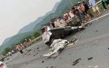 Xe con đấu đầu xe tải trên đường Hòa Lạc, xe biến dạng hoàn toàn, tài xế tử vong tại chỗ