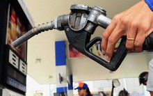 Khó giữ giá hàng hóa khi giá điện, xăng tăng