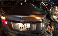 Ô tô 4 chỗ chở cả gia đình tông xe tải, 5 người thương vong