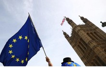 Đảng Bảo thủ và Công đảng Anh thỏa hiệp: Cơ hội chấm dứt bế tắc Brexit?