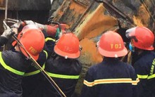 Xe tải tông nhau cháy dữ dội trên quốc lộ 1A, 2 người chết cháy trong cabin