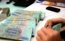 Nguyên nhân gì khiến lãi suất ngân hàng liên tục tăng?