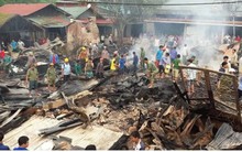 Hỏa hoạn thiêu rụi 6 cửa hàng, kho hàng tại chợ Nậm Cuổi (Lai Châu)