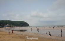 Biển Đồ Sơn vắng vẻ bất thường trong dịp lễ