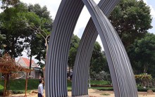 Thay biểu trưng sao chép bằng tượng đài chục tỉ