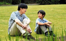 Hoàng tử bé Hisahito: Người thừa kế cuối cùng của Hoàng gia Nhật, được nuôi dạy một cách “khác người” nhưng dân chúng lại đồng tình ủng hộ