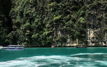 Vịnh biển nổi tiếng tại đảo Koh Phi Phi - Thái Lan cấm khách trong 2 năm tới để phục hồi hệ sinh thái