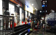 Dân chung cư giữa Thủ đô khốn khổ vì nước