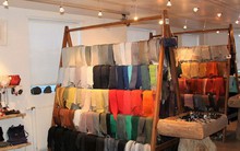 Những chiếc da cá có mùi tanh "vạn người chê" được nâng tầm thành những món thời trang cao cấp mang thương hiệu Dior, Salvatore Ferragamo như thế nao?