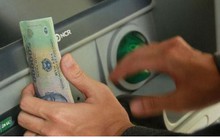 Dùng tiền của người khác chuyển nhầm vào tài khoản bị khép tội gì?