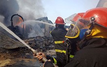 Cháy lớn tại Hải Phòng, hàng trăm chiến sĩ căng mình dập lửa