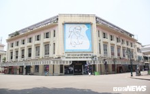 Hà Nội nắng như đổ lửa, phố đi bộ Hồ Gươm vắng tanh dịp cuối tuần