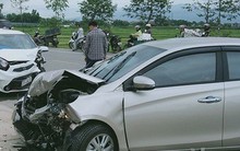 2 xế hộp đấu đầu, 1 cháu nhỏ nhập viện cấp cứu