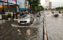 TP HCM: Đường lại thành sông sau trận mưa lớn