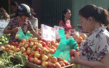 Táo Mỹ 40.000 đồng/kg ngập chợ Sài Gòn
