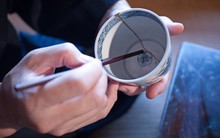 Kintsugi: Nghệ thuật dùng vàng ròng hàn gắn gốm vỡ và triết lý cuộc sống tôn vinh vẻ đẹp từ những rạn nứt tâm hồn của người Nhật