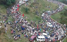 Mẫu Sơn “thất thủ”, tắc đường kinh hoàng