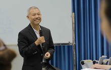 Giáo sư "quần đùi" Trương Nguyện Thành chia sẻ cách dạy con của ông nội: Giả vờ không biết để được trẻ hướng dẫn, là dạy mà như không dạy!