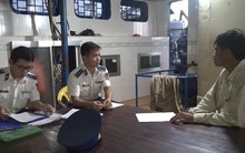 Phát hiện tàu chở 100 tấn phân bón không rõ nguồn gốc