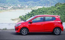 Giá ô tô nhập khẩu về Việt Nam giảm gần một nửa sau 1 tháng